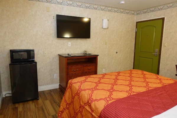 Tropic Lodge image 17