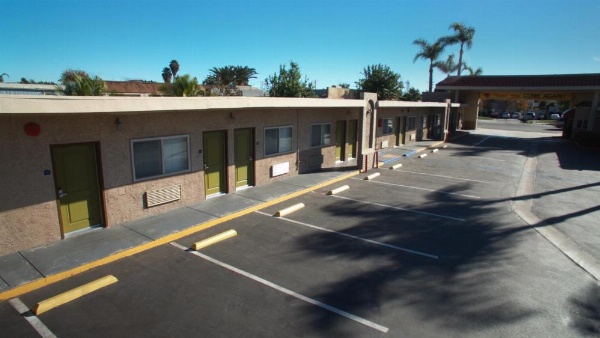 Tropic Lodge image 20