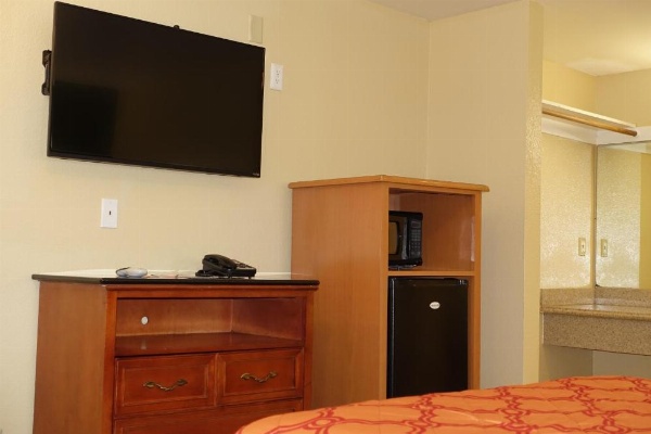 Tropic Lodge image 23